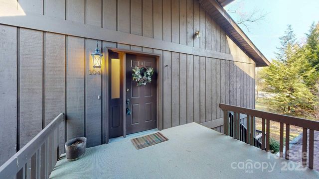 50 Maxine Lane 104, Hendersonville, NC 28739