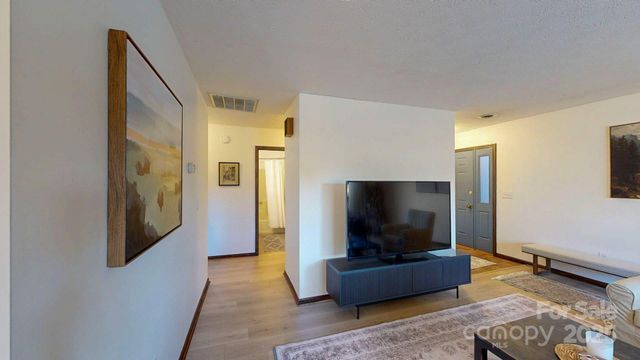 50 Maxine Lane 104, Hendersonville, NC 28739