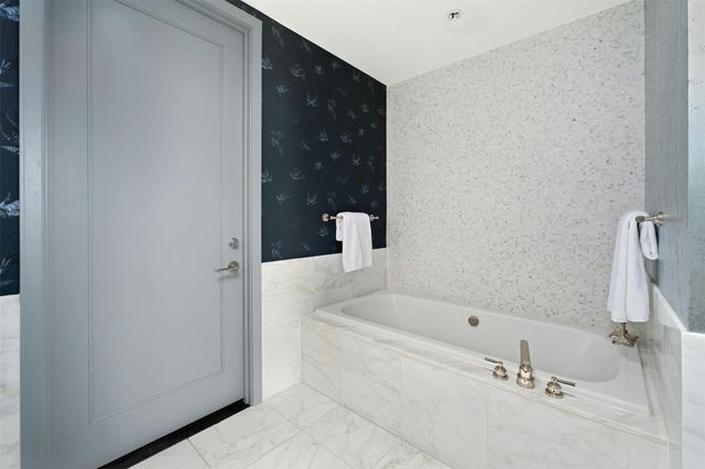 200 Congress Ave 15D, Austin, TX 78701