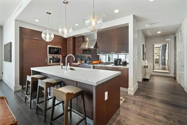 200 Congress Ave 15D, Austin, TX 78701