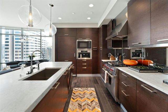 200 Congress Ave 15D, Austin, TX 78701