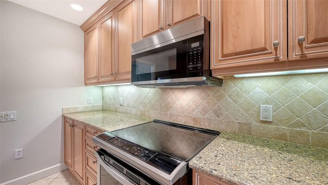 5211 PARISIENNE PLACE 101B27, Sarasota, FL 34238
