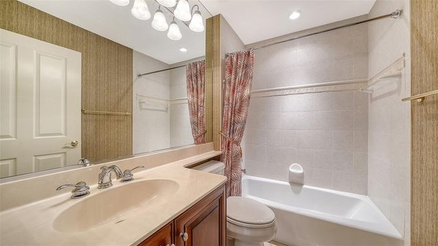 5211 PARISIENNE PLACE 101B27, Sarasota, FL 34238