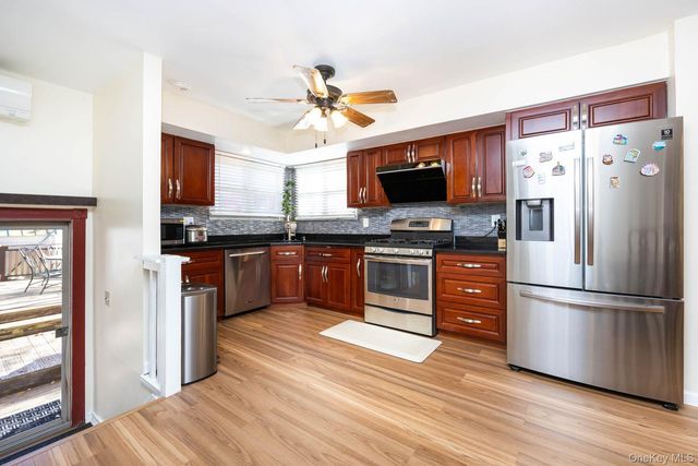 197 Park Drive N, Staten Island, NY 10314