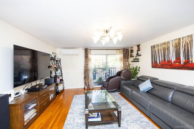 197 Park Drive N, Staten Island, NY 10314