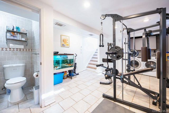 197 Park Drive N, Staten Island, NY 10314