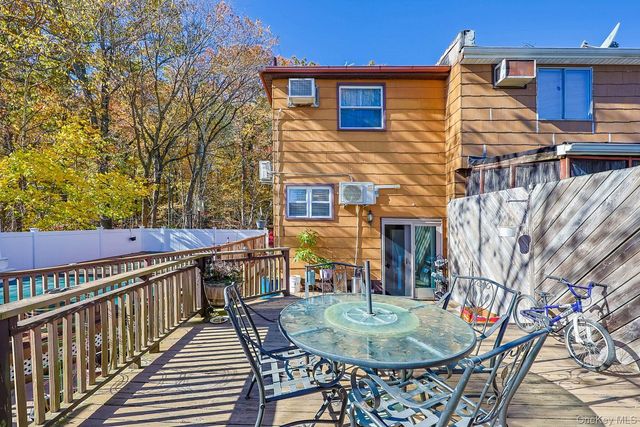 197 Park Drive N, Staten Island, NY 10314