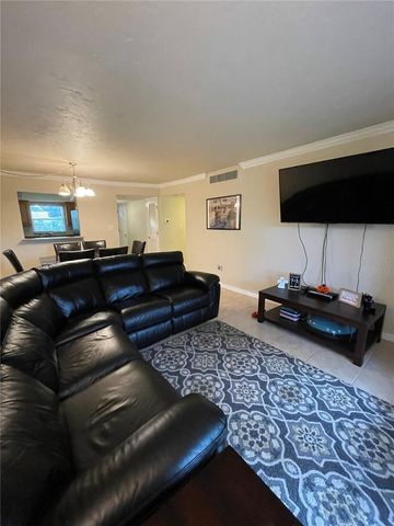 918 LA COSTA CIRCLE 3, Sarasota, FL 34237