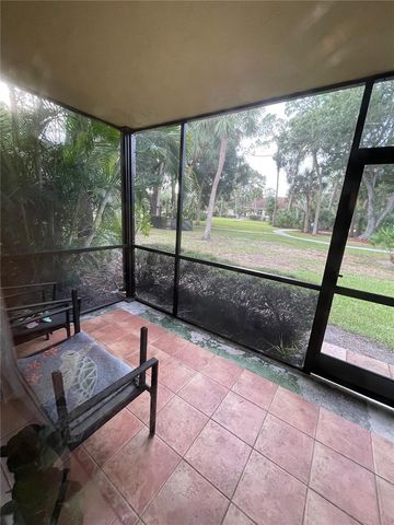918 LA COSTA CIRCLE 3, Sarasota, FL 34237