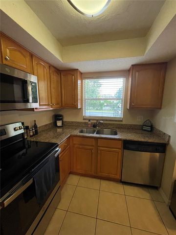 918 LA COSTA CIRCLE 3, Sarasota, FL 34237