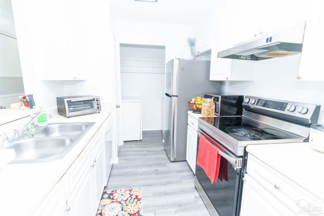 601 E Burgess Rd G5, Pensacola, FL 32504