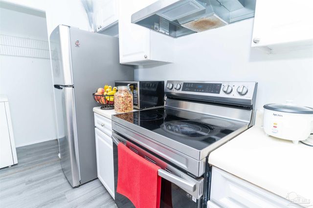 601 E Burgess Rd G5, Pensacola, FL 32504