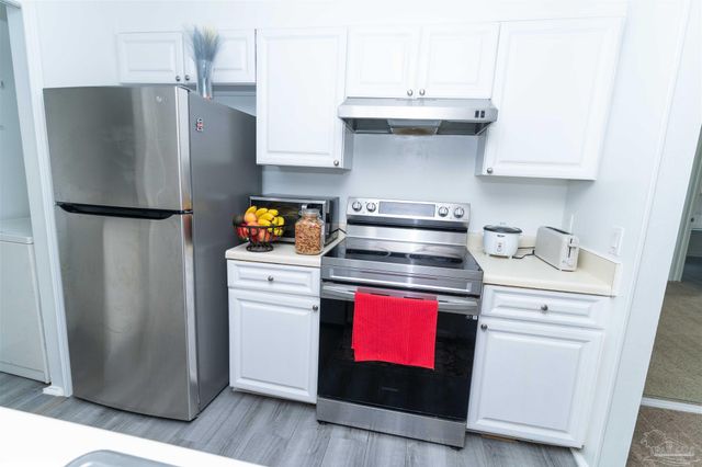 601 E Burgess Rd G5, Pensacola, FL 32504