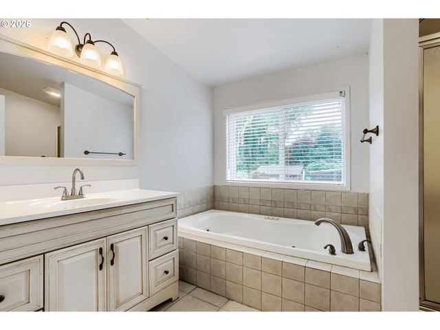 11820 Sw CLIFFORD St, Beaverton, OR 97008