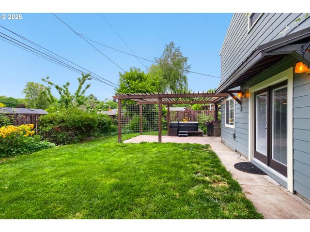11820 Sw CLIFFORD St, Beaverton, OR 97008