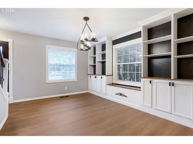 11820 Sw CLIFFORD St, Beaverton, OR 97008