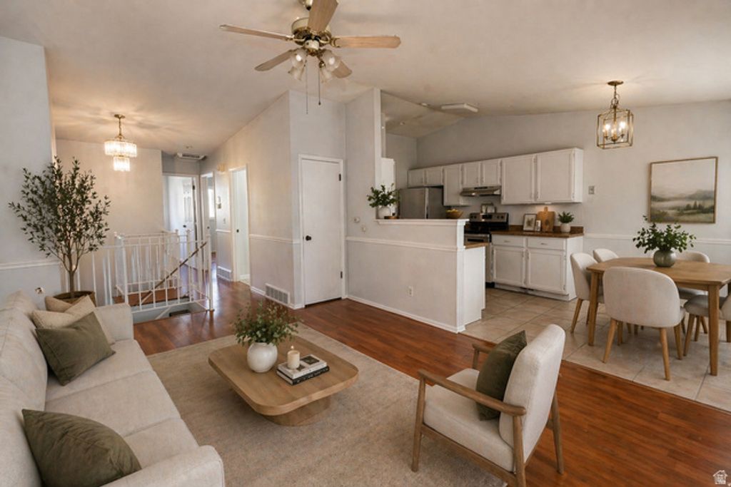 Image 2 of property listing at 1419 S 50 W, Farmington, UT 84025