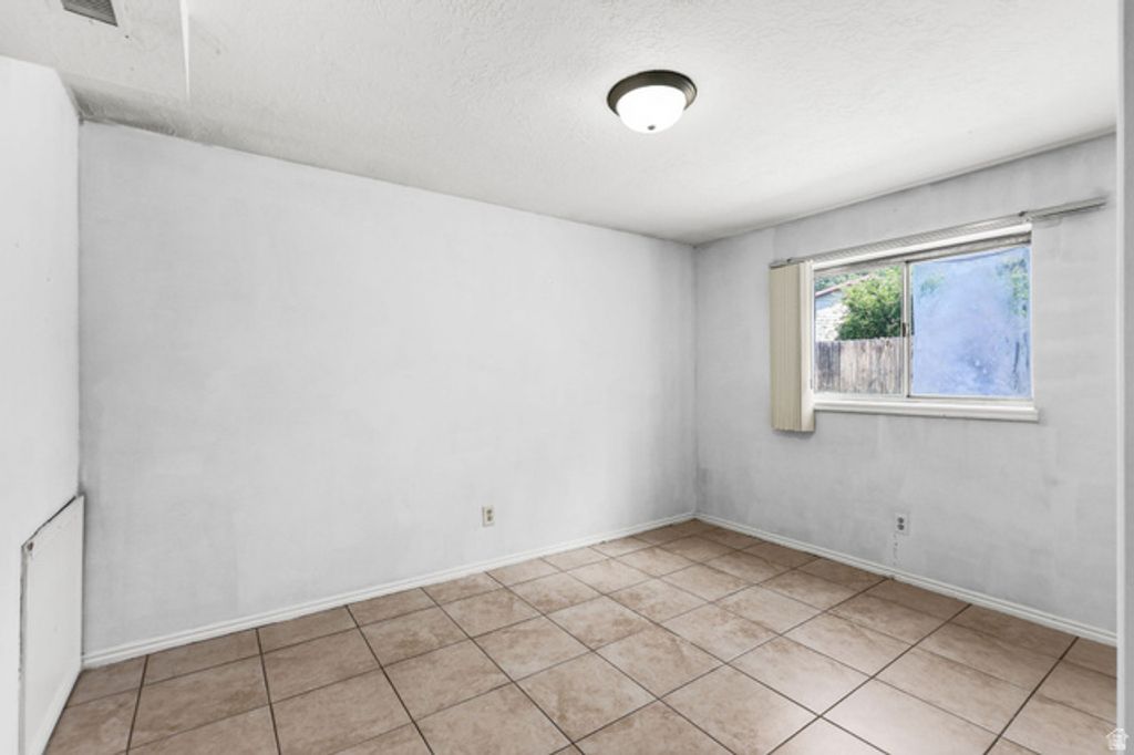 Image 24 of property listing at 1419 S 50 W, Farmington, UT 84025