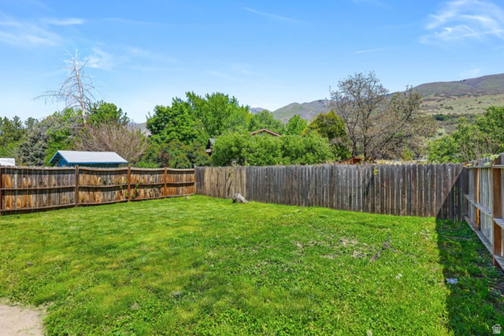 Image 29 of property listing at 1419 S 50 W, Farmington, UT 84025