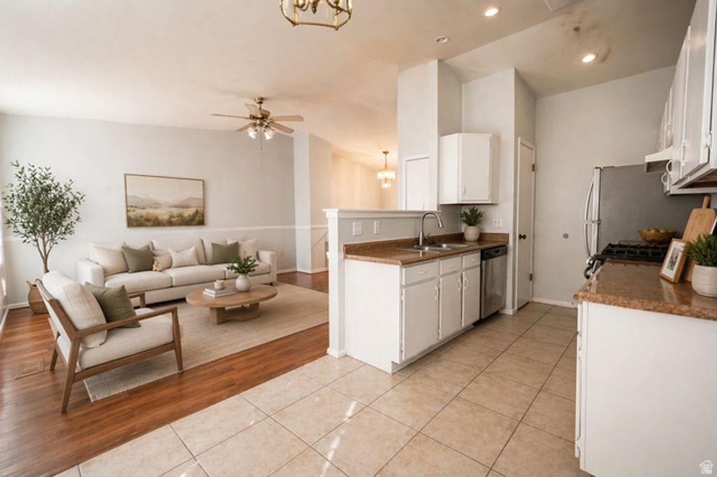 Image 5 of property listing at 1419 S 50 W, Farmington, UT 84025