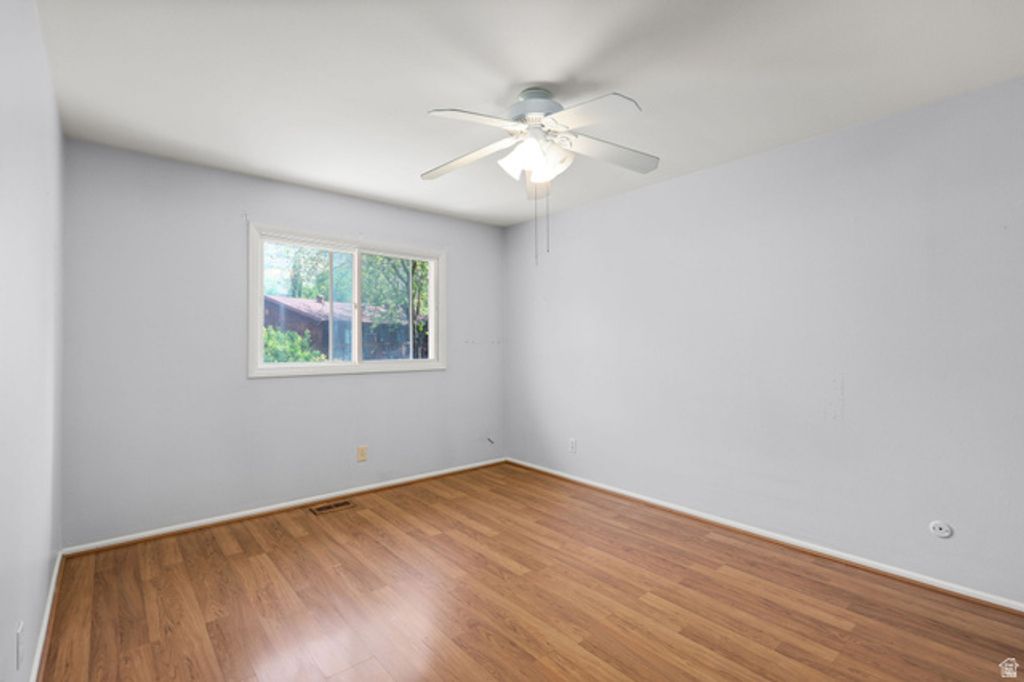 Image 6 of property listing at 1419 S 50 W, Farmington, UT 84025
