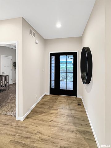 27 Neylon Street, Mt Sterling, IL 62353