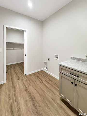 27 Neylon Street, Mt Sterling, IL 62353