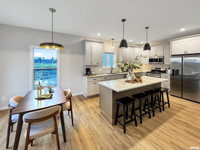 27 Neylon Street, Mt Sterling, IL 62353