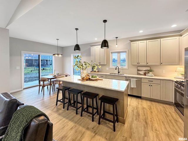 27 Neylon Street, Mt Sterling, IL 62353