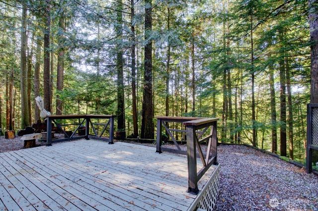 175 Big River Boulevard E, Deming, WA 98244
