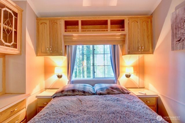 175 Big River Boulevard E, Deming, WA 98244