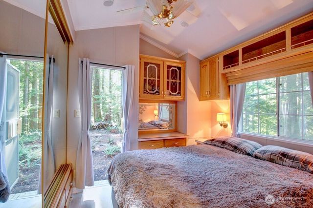 175 Big River Boulevard E, Deming, WA 98244