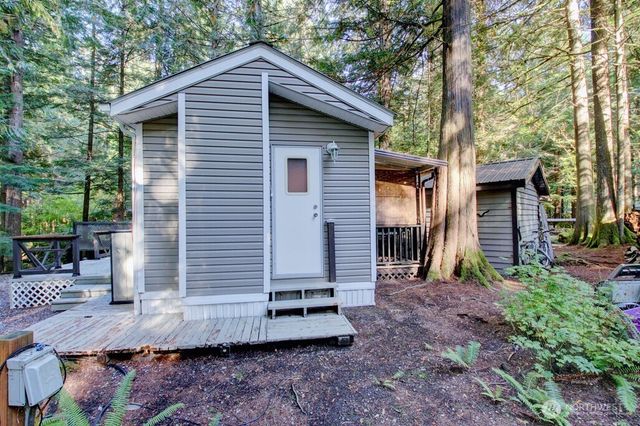 175 Big River Boulevard E, Deming, WA 98244