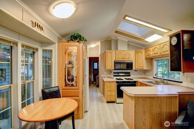 175 Big River Boulevard E, Deming, WA 98244