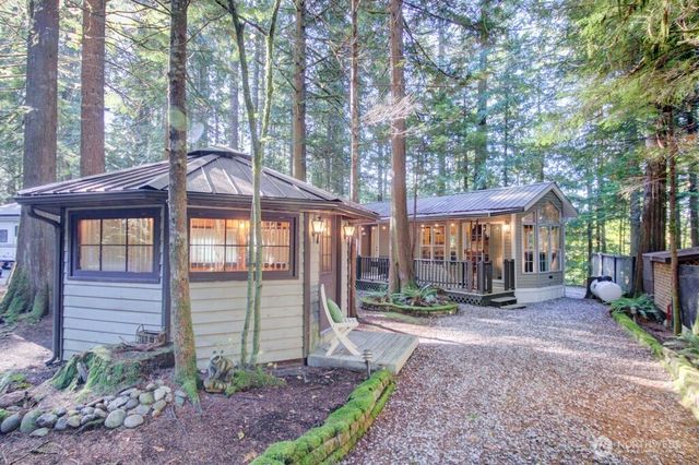 175 Big River Boulevard E, Deming, WA 98244