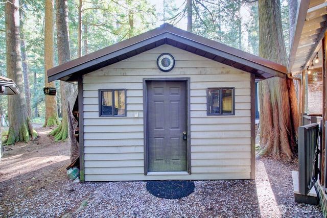175 Big River Boulevard E, Deming, WA 98244