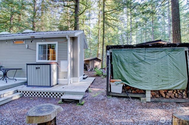 175 Big River Boulevard E, Deming, WA 98244