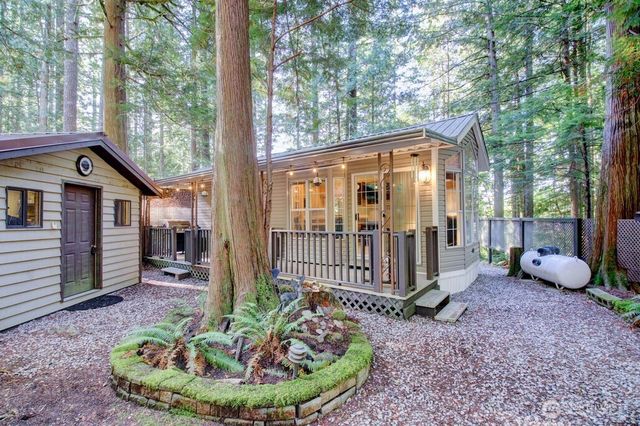 175 Big River Boulevard E, Deming, WA 98244