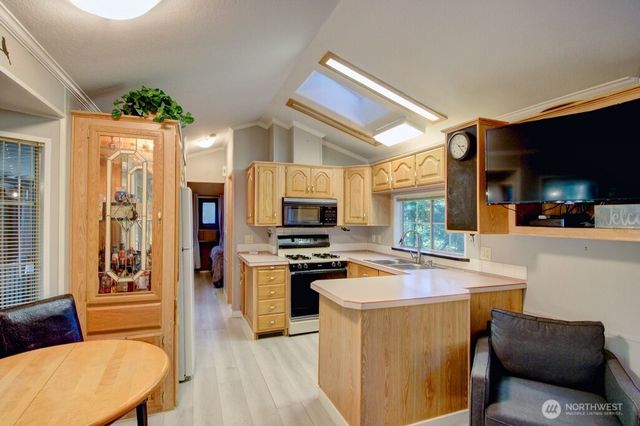 175 Big River Boulevard E, Deming, WA 98244