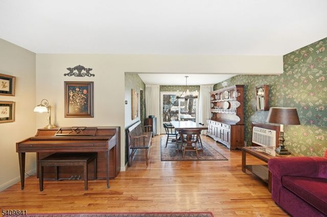 33 Kennedy Ter, Westwood Boro, NJ 07675