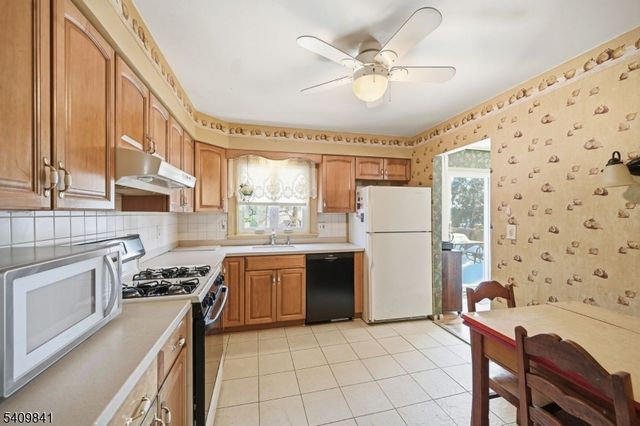 33 Kennedy Ter, Westwood Boro, NJ 07675