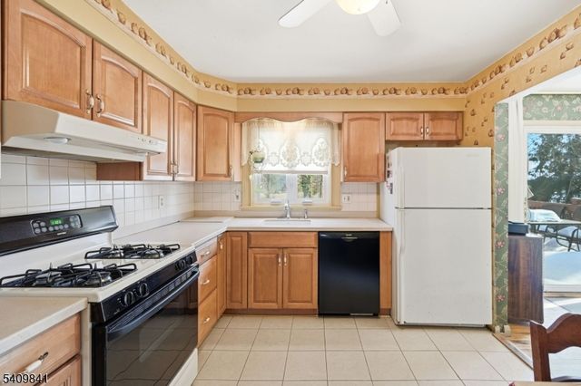 33 Kennedy Ter, Westwood Boro, NJ 07675