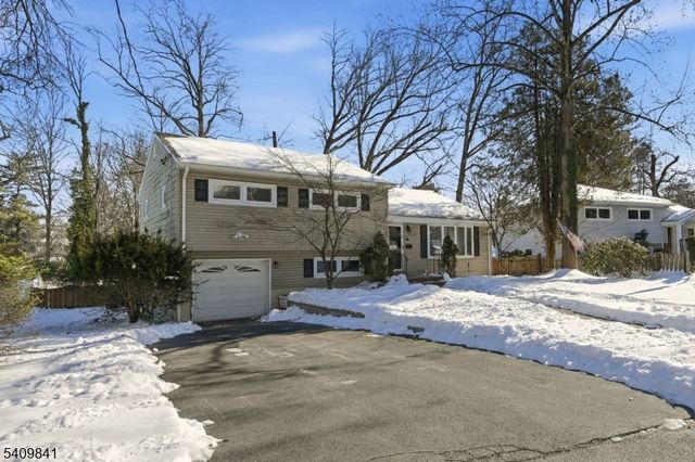 33 Kennedy Ter, Westwood Boro, NJ 07675