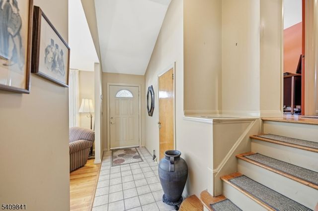 33 Kennedy Ter, Westwood Boro, NJ 07675