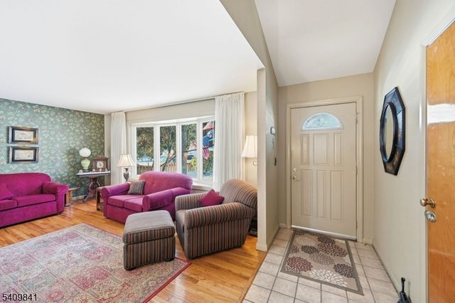 33 Kennedy Ter, Westwood Boro, NJ 07675