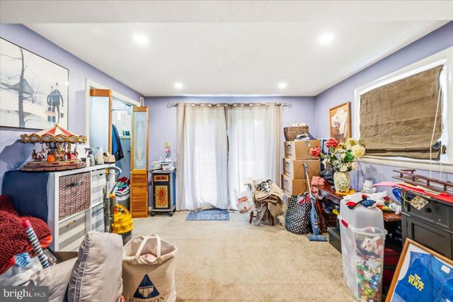 713 W HOLLY AVE, Sterling, VA 20164