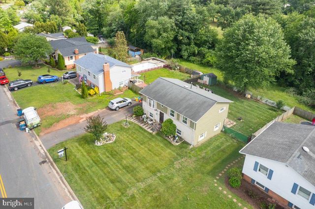 713 W HOLLY AVE, Sterling, VA 20164