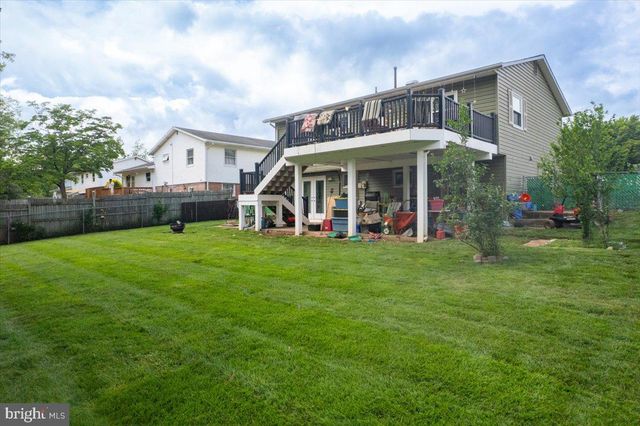 713 W HOLLY AVE, Sterling, VA 20164