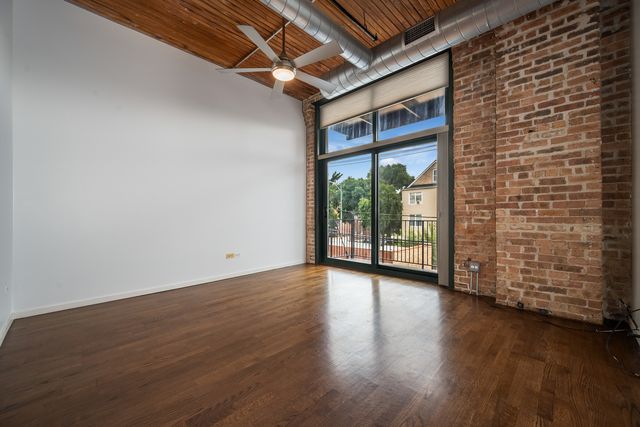 3500 S Sangamon Street 208, Chicago, IL 60609