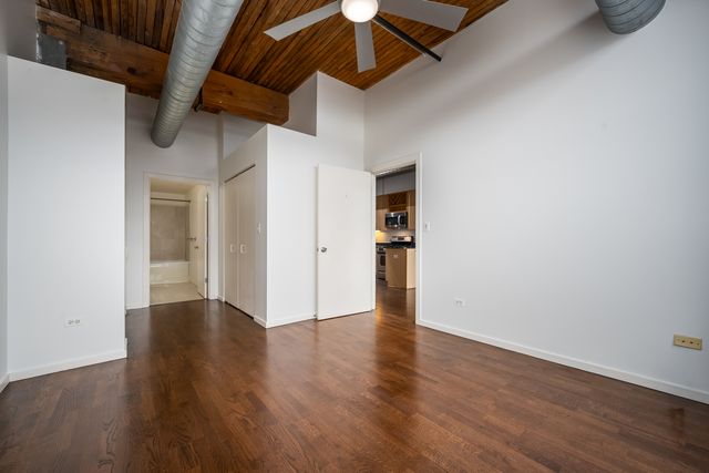 3500 S Sangamon Street 208, Chicago, IL 60609